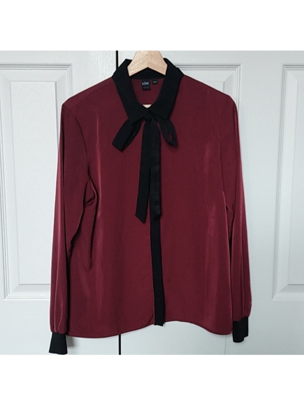 Simons Burgundy Blouse with Black Collar and Tie
